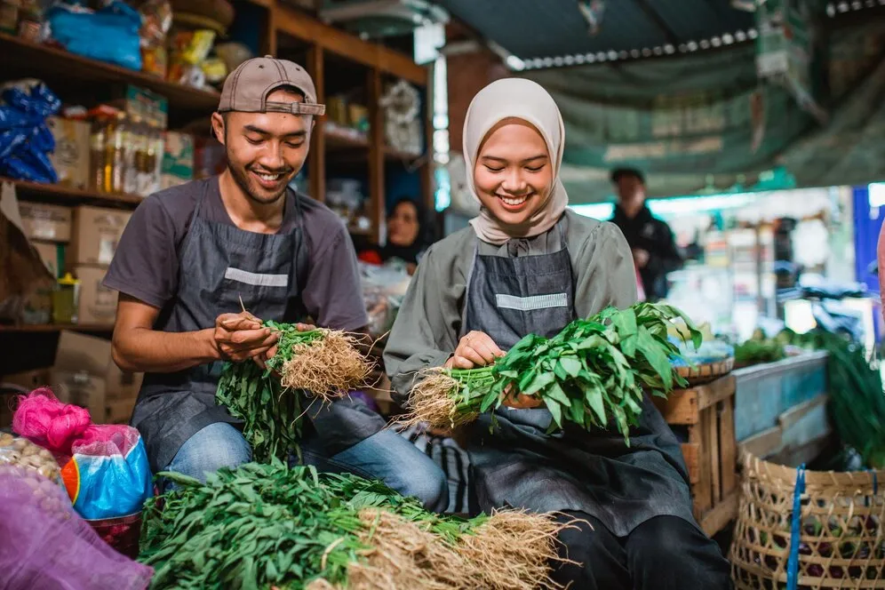 greengrocery-sellers-arranging-g